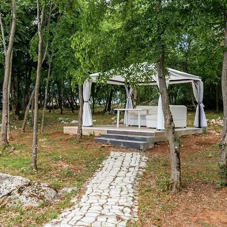 Eden With Private Pool * Valtura