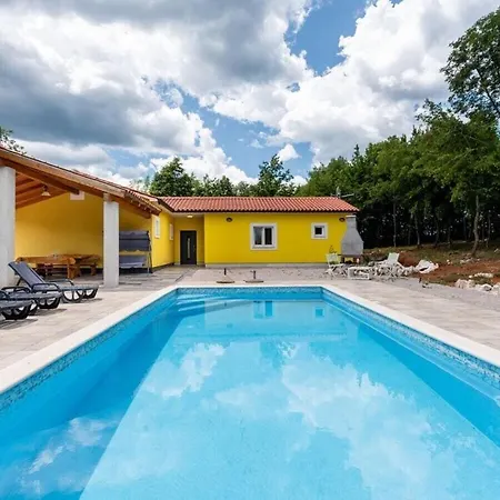 Eden With Private Pool * Valtura
